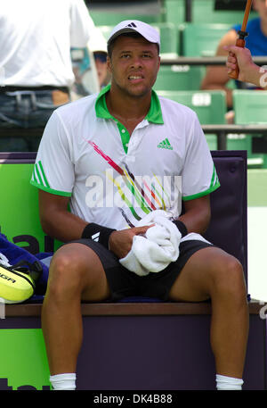 Mar 29, 2011 - International Tennis - 2011 ATP World Tour - Masters 1000 - Sony Ericsson Open - Mer 29 Mar 2011 - Crandon Park Tennis Center - Key Biscayne - Miami - Florida - USA.Al 2011 Sony Ericsson Open di Miami, Jo-Wilfred Tsonga (FRA) è stato sconvolto Alexander Dolgopolov (UKR) 76, 46, 57..Â© Andrea, Patrono/Bigshots Fotografia (immagine di credito: © Andrew patrono/ZUMAPRESS.com) Foto Stock