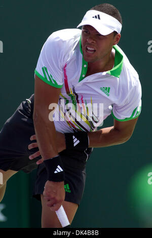 Mar 29, 2011 - International Tennis - 2011 ATP World Tour - Masters 1000 - Sony Ericsson Open - Mer 29 Mar 2011 - Crandon Park Tennis Center - Key Biscayne - Miami - Florida - USA.Al 2011 Sony Ericsson Open di Miami, Jo-Wilfred Tsonga (FRA) è stato sconvolto Alexander Dolgopolov (UKR) 76, 46, 57..Â© Andrea, Patrono/Bigshots Fotografia (immagine di credito: © Andrew patrono/ZUMAPRESS.com) Foto Stock