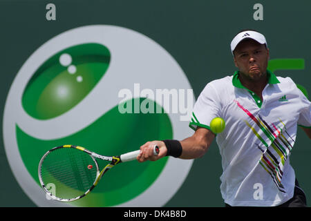 Mar 29, 2011 - International Tennis - 2011 ATP World Tour - Masters 1000 - Sony Ericsson Open - Mer 29 Mar 2011 - Crandon Park Tennis Center - Key Biscayne - Miami - Florida - USA.Al 2011 Sony Ericsson Open di Miami, Jo-Wilfred Tsonga (FRA) è stato sconvolto Alexander Dolgopolov (UKR) 76, 46, 57..Â© Andrea, Patrono/Bigshots Fotografia (immagine di credito: © Andrew patrono/ZUMAPRESS.com) Foto Stock