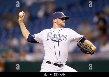 Apr. 15, 2011 - San Pietroburgo, FL, Stati Uniti d'America - SP 335892 te raggi 2.EDMUND D. FONTANA | Orari.(04/14/2011 Tampa) Tampa Bay Rays brocca Wade Davis piazzole nel primo inning. Il Tampa Bay Rays ha giocato il Minnesota Twins su Aprile 15, 2011 a Tropicana in Campo San Pietroburgo. [EDMUND D. FONTANA, volte] (credito Immagine: © San Pietroburgo volte/ZUMAPRESS.com) Foto Stock