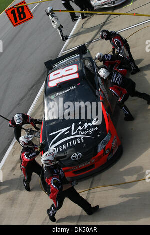 Apr. 16, 2011 - Talladega, Alabama, Stati Uniti - Kyle Busch #18 Z-Line progetta Toyota box all'Aarons 312. (Credito Immagine: © Everett Davis/Southcreek globale/ZUMAPRESS.com) Foto Stock