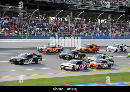 Apr. 16, 2011 - Talladega, Alabama, Stati Uniti - Derrike Cope, driver del ThePrevention Plan.com Chevrolet (28) a Talladega Superspeedway di Talladega Alabama. (Credito Immagine: © Marty Bingham Southcreek/Global/ZUMAPRESS.com) Foto Stock