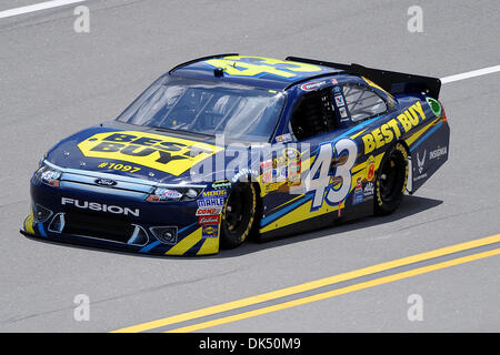 Apr. 16, 2011 - Talladega, Alabama, STATI UNITI - QUALIFICHE per la AaronÃ•S 499 a Talladega Superspeedway di Talladega Alabama. (Credito Immagine: © Marty Bingham Southcreek/Global/ZUMAPRESS.com) Foto Stock