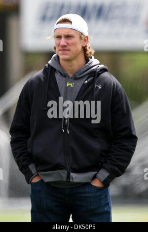 Apr. 16, 2011 - Columbia, Missouri, Stati Uniti d'America - Ex Mizzou quarterback Blaine Gabbert durante il 2011 Nero e oro calcio molla scrimmage che è giocato per contrassegnare la fine della molla sessione pratica. Il gioco è stato giocato sul campo Faurot presso il Memorial Stadium nel campus dell'Università del Missouri a Columbia nel Missouri. (Credito Immagine: © Scott Kane/Southcree Foto Stock