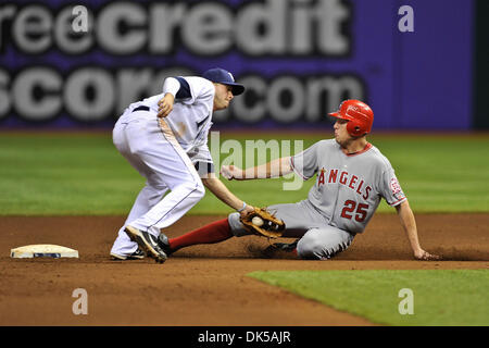 Aprile 29, 2011 - San Pietroburgo, Florida, Stati Uniti d'America - San Pietroburgo, FL, Stati Uniti - Los Angeles Angels center fielder Pietro Bourjos (25) è fuori al 2° durante l'azione di gioco come Los Angeles Angels Beat the Tampa Bay Rays 8-5 a Tropicana in Campo San Pietroburgo, Florida. (Credito Immagine: Â© Scott Kelby/Southcreek globale) (credito Immagine: © Scott Kelby/Southcreek globale/ZUMAPR Foto Stock