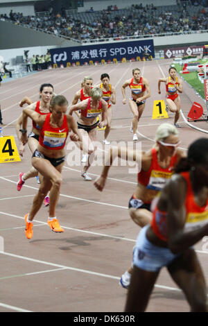 15 maggio 2011 - Shanghai in Cina - Racers Inizio fuori durante la donna 800 metri di gara al diamante del campionato 2011 Dunlop Shanghai Golden Grand Prix (credito Immagine: © Jeremy Breningstall/ZUMAPRESS.com) Foto Stock