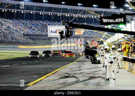 21 maggio 2011 - Concord, North Carolina, Stati Uniti d'America - Pit strada si apre durante la All Star Race al Charlotte Motor Speedway in concordia, North Carolina (credito Immagine: © Anthony Barham/Southcreek globale/ZUMAPRESS.com) Foto Stock