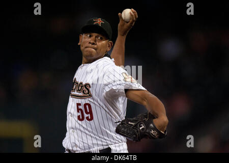 24 maggio 2011 - Houston, Texas, Stati Uniti - Houston Astros brocca Wilton Lopez (59) è venuto nell'ottavo inning. Los Angeles Dodgers battere Houston Astros 5 - 4 al Minute Maid Park a Houston in Texas. (Credito Immagine: © Juan DeLeon/Southcreek globale/ZUMAPRESS.com) Foto Stock