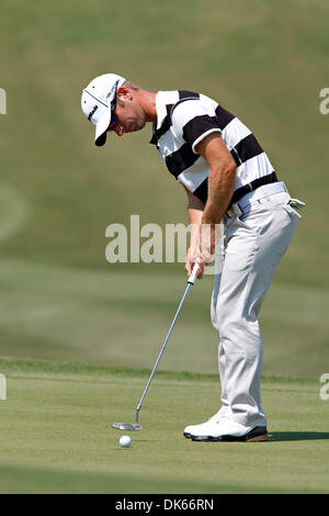 27 maggio 2011 - Las Colinas, Texas, USA - Richard S. Johnson putts sulla #17 durante il secondo round del 2011 HP Byron Nelson Championship. (Credito Immagine: © Andrew Dieb/Southcreek globale/ZUMAPRESS.com) Foto Stock