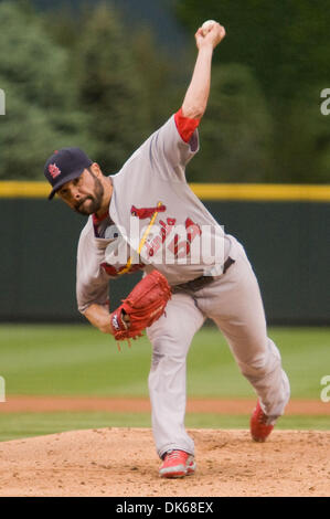 28 maggio 2011 - Denver, Colorado, U.S.A. - Baseball MLB - St. Louis Cardinals pitcher JAIME GARCIA getta durante un 4-15 perdita per il Colorado Rockies al Coors Field. (Credito Immagine: © Don Senia Murray/ZUMAPRESS.com) Foto Stock