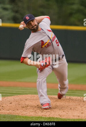 28 maggio 2011 - Denver, Colorado, U.S.A. - Baseball MLB - St. Louis Cardinals pitcher JAIME GARCIA getta durante un 4-15 perdita per il Colorado Rockies al Coors Field. (Credito Immagine: © Don Senia Murray/ZUMAPRESS.com) Foto Stock