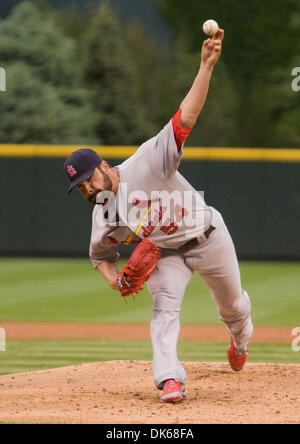 28 maggio 2011 - Denver, Colorado, U.S.A. - Baseball MLB - St. Louis Cardinals pitcher JAIME GARCIA getta durante un 4-15 perdita per il Colorado Rockies al Coors Field. (Credito Immagine: © Don Senia Murray/ZUMAPRESS.com) Foto Stock