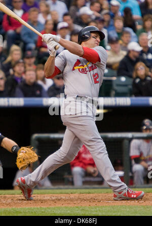 28 maggio 2011 - Denver, Colorado, U.S.A. - Baseball MLB - St. Louis Cardinals outfielder LANCE BERKMAN hits durante un 4-15 perdita per il Colorado Rockies al Coors Field. (Credito Immagine: © Don Senia Murray/ZUMAPRESS.com) Foto Stock