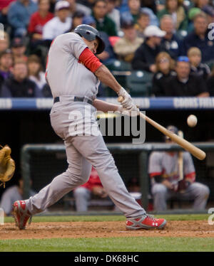 28 maggio 2011 - Denver, Colorado, U.S.A. - Baseball MLB - St. Louis Cardinals outfielder LANCE BERKMAN hits durante un 4-15 perdita per il Colorado Rockies al Coors Field. (Credito Immagine: © Don Senia Murray/ZUMAPRESS.com) Foto Stock