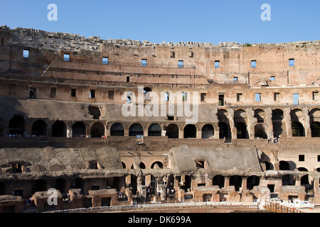 Dettaglio del famoso Colosseo a Roma, Italia. Foto Stock