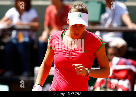 1 giugno 2011 - Parigi, Francia - 01/06/11 - Parigi Francia - Maria Sharapova (RUS) sconfitto Andrea Petkovic (GER) durante la donna quarterfinal match di 2011 Roland Garros di Parigi. (Credito Immagine: © Andrea Ranalli/Southcreek globale/ZUMAPRESS.com) Foto Stock