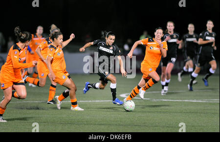 Giugno 03, 2011: Il Western New York Flash legato Sky Blue FC 2-2 a Sahlen's Stadium a Rochester, New York. Western New York avanti Marta (#10) prende la palla verso il basso il campo mentre la riproduzione di Blu cielo FC.(Immagine di credito: © Alan Schwartz/Cal Sport Media/ZUMAPRESS.com) Foto Stock