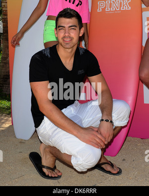 Joe Jonas frequentare Victorias Secret Nazione rosa ospita la pausa di primavera al Shelborne Miami, Florida - 14.03.12 Foto Stock