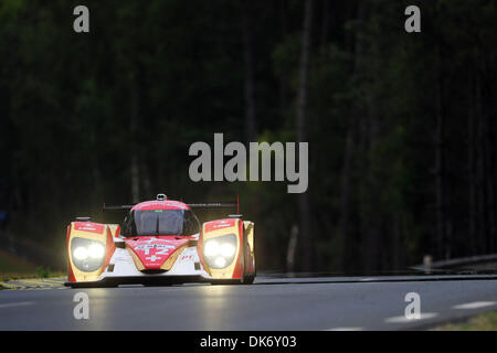 Jun 09, 2011 - Le Mans, Francia - Rebellion Racing Lola B 10/60 Coupe-Toyota, #12, Nicolas Prost e Neel Jani, Jeroen Bleekemolen durante il giovedì la qualificazione per la 24 Ore di Le Mans. (Credito Immagine: © Rainer Ehrhardt/ZUMAPRESS.com) Foto Stock