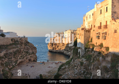 Caratteristica spiaggia di Polignano a Mare Foto Stock