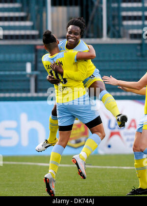 Giugno 12, 2011: l'indipendenza di Filadelfia sconfitto il Western New York Flash 1-0 a Sahlen's Stadium di Rochester, NY in una donna di calcio professionale (WPS) concorso. L'indipendenza di Filadelfia celebrano il loro obiettivo vincente contro il Western New York Flash.(Immagine di credito: © Alan Schwartz/Cal Sport Media/ZUMAPRESS.com) Foto Stock