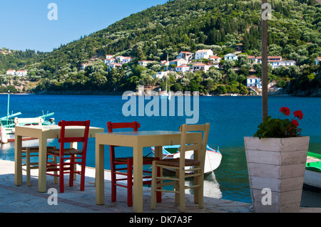 Kioni, un villaggio di pescatori sull'isola greca di Itaca Foto Stock