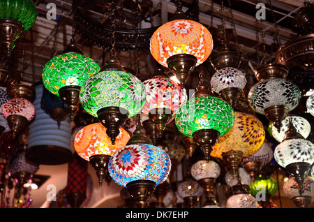 Luminiare in Istanbul negozio di souvenir Foto Stock