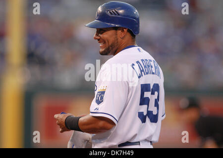 Giugno 24, 2011 - Kansas City, Missouri, Stati Uniti - Kansas City Royals center fielder Melky Cabrera (53) durante il venerdi di baseball gioco tra il Kansas City Royals e il Chicago Cubs a Kauffman Stadium di Kansas City, Missouri. (Credito Immagine: © James Allison/Southcreek globale/ZUMAPRESS.com) Foto Stock