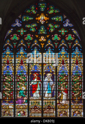 MECHELEN, Belgio - 6 settembre: Gesù ans di sua madre. Vetro di finestra di San Rumbold la cattedrale di Foto Stock