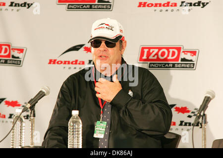 Luglio 10, 2011 - Toronto, Ontario, Canada - IZOD Indy Honday starter ufficiale Dan Ackroyd al numero parla con i media prima della Honda Indy Toronto, Ontario. (Credito Immagine: © Steve Dormer Southcreek/Global/ZUMAPRESS.com) Foto Stock