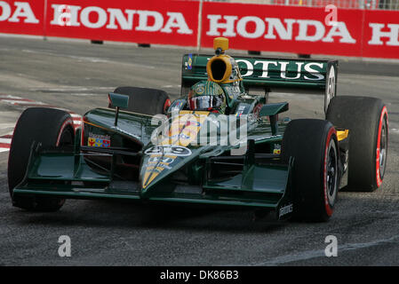 Luglio 10, 2011 - Toronto, Ontario, Canada - IZOD Honda Indy conducente #59 E.J. Viso del Team Lotus prima della Honda Indy Toronto, Ontario. (Credito Immagine: © Steve Dormer Southcreek/Global/ZUMAPRESS.com) Foto Stock