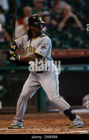 Luglio 16, 2011 - Houston, Texas, Stati Uniti - Pittsburgh Pirates Outfielder Andrew McCutchen (22) a piastra. Houston Astros battere i pirati di Pittsburgh 6-4 al Minute Maid Park a Houston in Texas. (Credito Immagine: © Juan DeLeon/Southcreek globale/ZUMAPRESS.com) Foto Stock