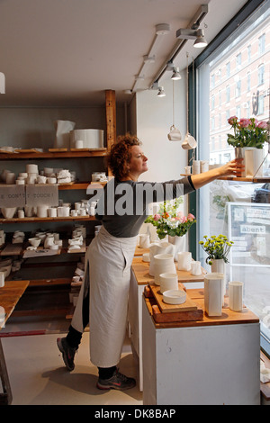 Keramiker, un negozio di ceramica su Jaegersborggade Street, Copenhagen, Danimarca. Foto Stock