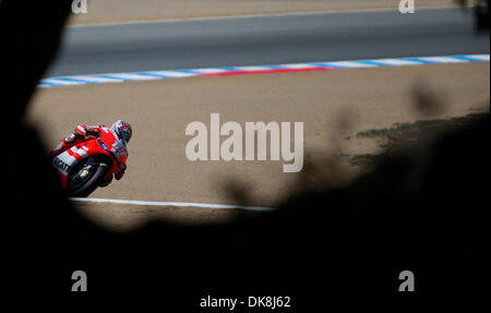 Luglio 24, 2011 - Monterey, California, Stati Uniti - Nicky Hayden degli STATI UNITI D'AMERICA scorre attraverso la curva cinque durante la Red Bull U.S. Il Grand Prix al Mazda Raceway Laguna Seca a Monterey in California domenica 24 luglio, 2011. (Credito Immagine: © David Royal/Monterey Herald/ZUMAPRESS.com) Foto Stock