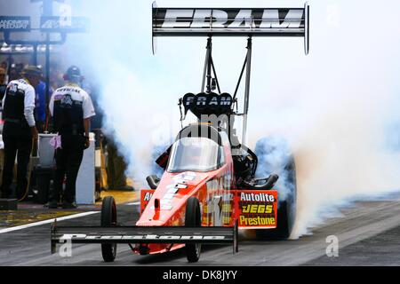 Luglio 24, 2011 - Morrison, Colorado, Stati Uniti - in occasione della trentaduesima annuale Mile-High Mopar NHRA cittadini a Bandimere Speedway in Morrison, CO. (Credito Immagine: © Isaia Downing/Southcreek globale/ZUMApress.com) Foto Stock