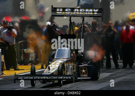 Luglio 24, 2011 - Morrison, Colorado, Stati Uniti - in occasione della trentaduesima annuale Mile-High Mopar NHRA cittadini a Bandimere Speedway in Morrison, CO. (Credito Immagine: © Isaia Downing/Southcreek globale/ZUMApress.com) Foto Stock