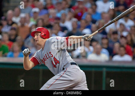 Luglio 26, 2011 - Cleveland, Ohio, Stati Uniti - Los Angeles primo baseman Mark Trumbo (44) a bat durante il settimo inning contro Cleveland. Il Los Angeles Angeli sconfitto Cleveland Indians 2-1 a Progressive Field a Cleveland, Ohio. (Credito Immagine: © Frank Jansky/Southcreek globale/ZUMAPRESS.com) Foto Stock