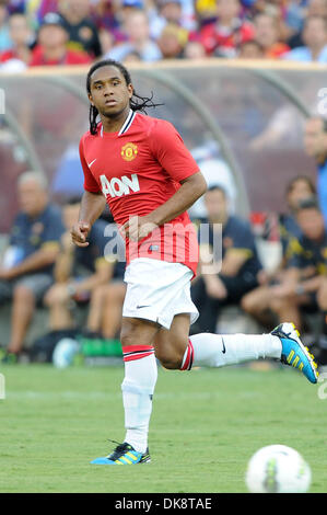 Luglio 30, 2011 - Landover, Maryland, Stati Uniti - Manchester United centrocampista Anderson (8) durante le fasi di gioco actionManchester Regno conduce a Barcellona da parte di un cliente di, 1-0 in un mondo Challenge Cup gioco, suonata in Fed Ex Campo in Landover, Maryland (credito Immagine: © Mike McAtee/Southcreek globale/ZUMAPRESS.com) Foto Stock