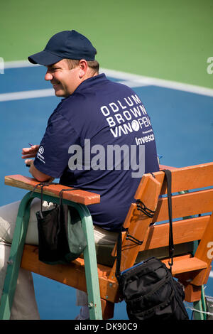 Agosto 05, 2011 - Vancouver, British Columbia, Canada - un capoarbitro si rilassa prima di una partita al Odlum Brown Vancouver Aperto trattenuto al Hollyburn Country Club. (Credito Immagine: © David Bukach/ZUMAPRESS.com) Foto Stock