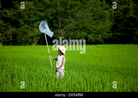 Ragazzo giapponese nella campagna Foto Stock