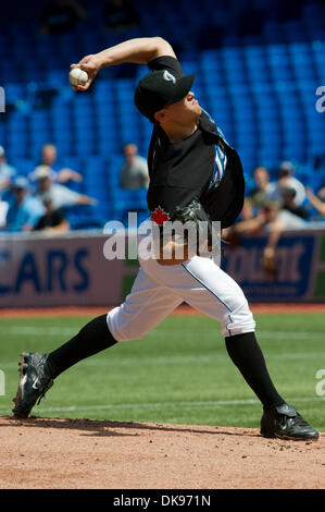 Agosto 11, 2011 - Toronto, Ontario, Canada - Toronto Blue Jays brocca Brad Mills (59) ha iniziato il gioco contro Oakland atletica. La Oakland Athletics sconfitto il Toronto Blue Jays 10 - 3 presso il Rogers Centre Toronto Ontario. (Credito Immagine: © Keith Hamilton/Southcreek globale/ZUMAPRESS.com) Foto Stock