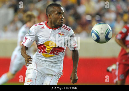 Agosto 13, 2011 - Harrison, New Jersey, Stati Uniti - New York Red Bulls centrocampista Dane Richards (19) nella Major League Soccer azione a Red Bull Stadium di Harrison New Jersey Chicago attira con New York 2 a 2 (credito Immagine: © Brooks von Arx/Southcreek globale/ZUMAPRESS.com) Foto Stock