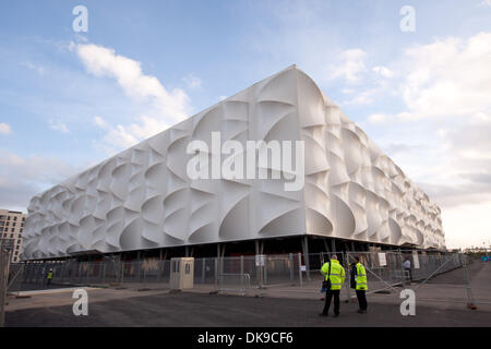 Agosto 16, 2011 - Londra, Regno Unito - Vista esterna del basket Arena sul primo giorno del London prepara la serie - Basket torneo invitational, preparazione evento per le Olimpiadi di Londra 2012. (Credito Immagine: © Marcello Farina/Southcreek globale/ZUMAPRESS.com) Foto Stock