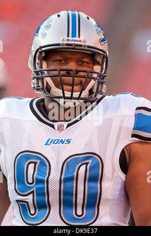 Agosto 19, 2011 - Cleveland, Ohio, Stati Uniti - difensivo di Detroit affrontare Ndamukong Suh (90) prima di preseason game contro i Cleveland Browns ha giocato al Cleveland Browns Stadium di Cleveland, Ohio. (Credito Immagine: © Frank Jansky/Southcreek globale/ZUMAPRESS.com) Foto Stock