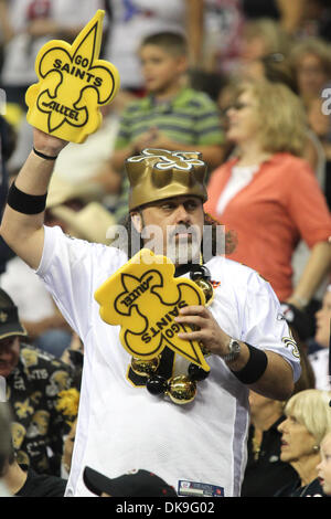 Agosto 20, 2011 - Houston, Texas, Stati Uniti - Santi ventilatore mostra i suoi colori. Houston Texans sconfitto il New Orleans Saints 27-14 al Reliant Stadium di Houston in Texas. (Credito Immagine: © Luis Leyva/Southcreek globale/ZUMAPRESS.com) Foto Stock