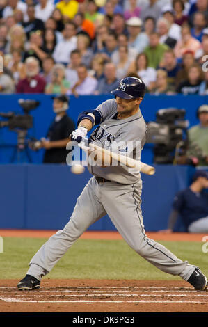 Il 29 agosto 2011 - Toronto, Ontario, Canada - Tampa Bay Rays primo baseman Casey Kotchman (11) in azione contro il Toronto Blue Jays. Il Toronto Blue Jays portano il Tampa Bay Rays 3 - 2 dopo 3 inning. (Credito Immagine: © Keith Hamilton/Southcreek globale/ZUMAPRESS.com) Foto Stock