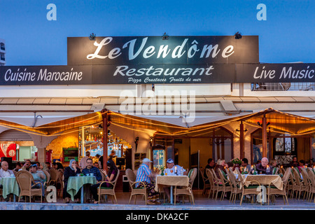 Ristorante sulla spiaggia, Agadir, Marocco Foto Stock