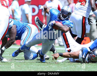 Sett. 11, 2011 - Tampa, Florida, Stati Uniti - Detroit Lions running back Jahvid Best (44) viene affrontato durante una partita di calcio tra la Detroit Lions e il Tampa Bay Buccaneers presso Raymond James Stadium. Detroit Lions portano 13 - 10 (Credito Immagine: © Luca Johnson/Southcreek globale/ZUMApress.com) Foto Stock