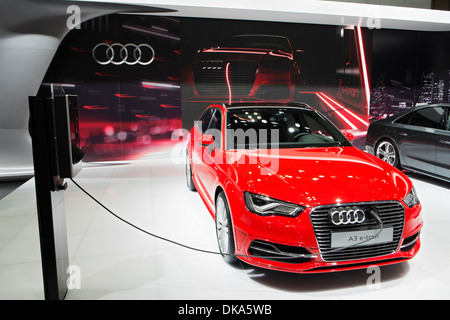 Dettaglio della spina elettrica in Audi A3 e-tron auto al Motor Show di Tokyo 2013 in Giappone Foto Stock