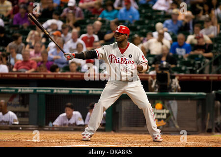 Sett. 12, 2011 - Houston, Texas, Stati Uniti - Philadelphia Phillies primo baseman Ryan Howard (6) in corrispondenza della piastra contro Houston Astros. Houston Astros sconfitto il Philadelphia Phillies 5-1 al Minute Maid Park a Houston in Texas. (Credito Immagine: © Juan DeLeon/Southcreek globale/ZUMAPRESS.com) Foto Stock